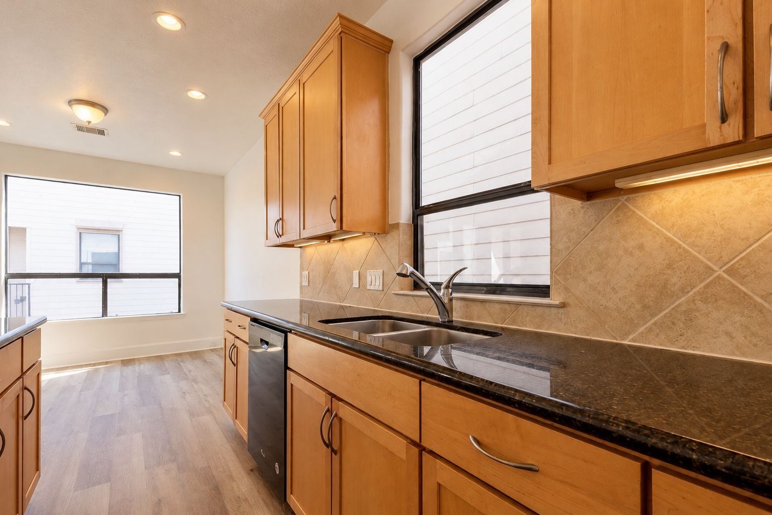 2547 Rusk Street, Houston, TX 77003 2547 Rusk Street, Houston, TX 77003