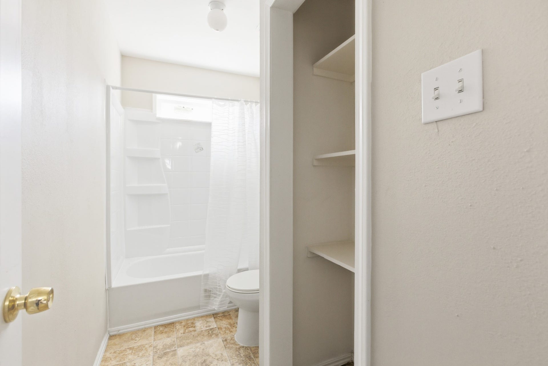 313 Grand Avenue, Bacliff, TX 77518 313 Grand Avenue, Bacliff, TX 77518