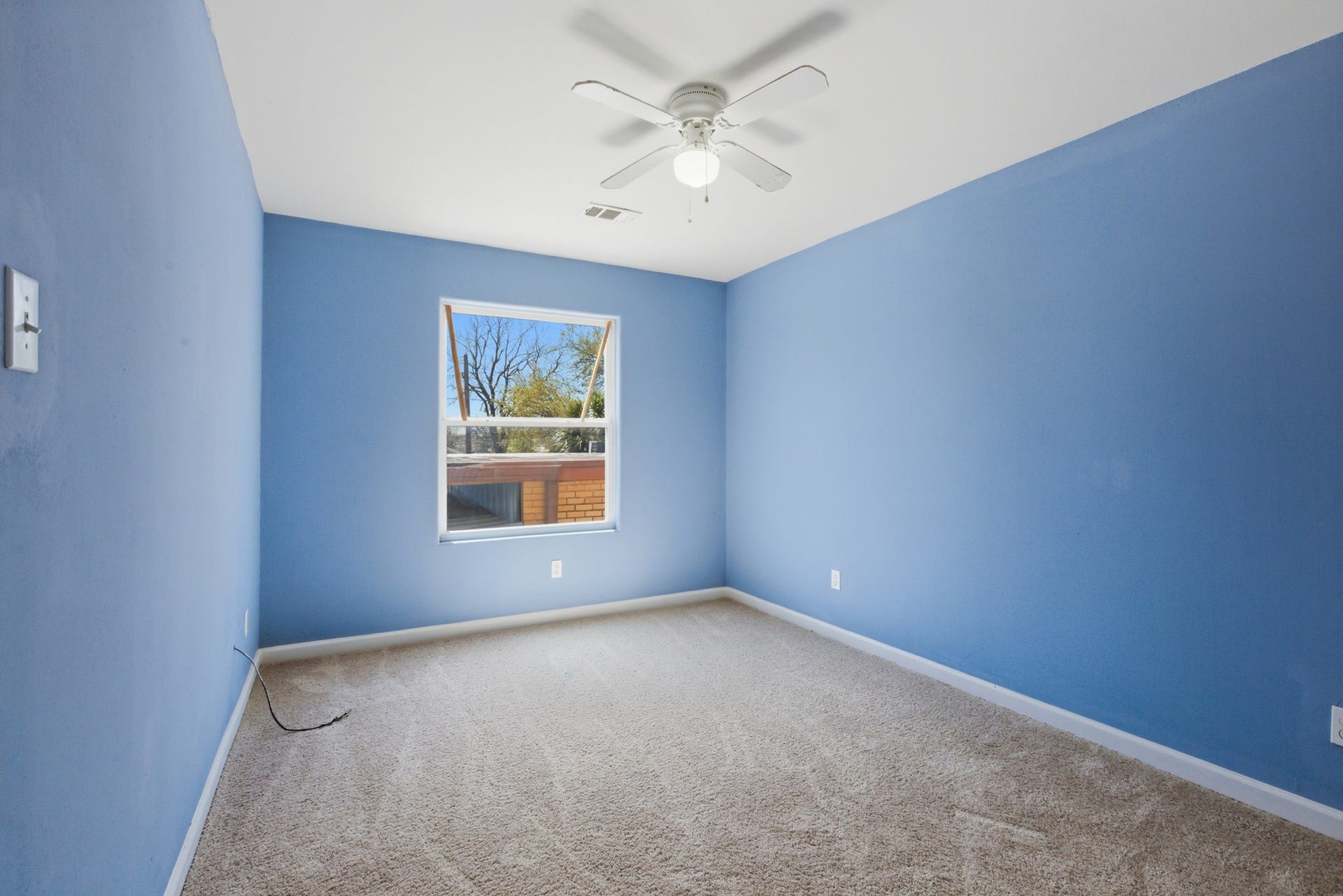313 Grand Avenue, Bacliff, TX 77518 Bedroom 5 upstairs