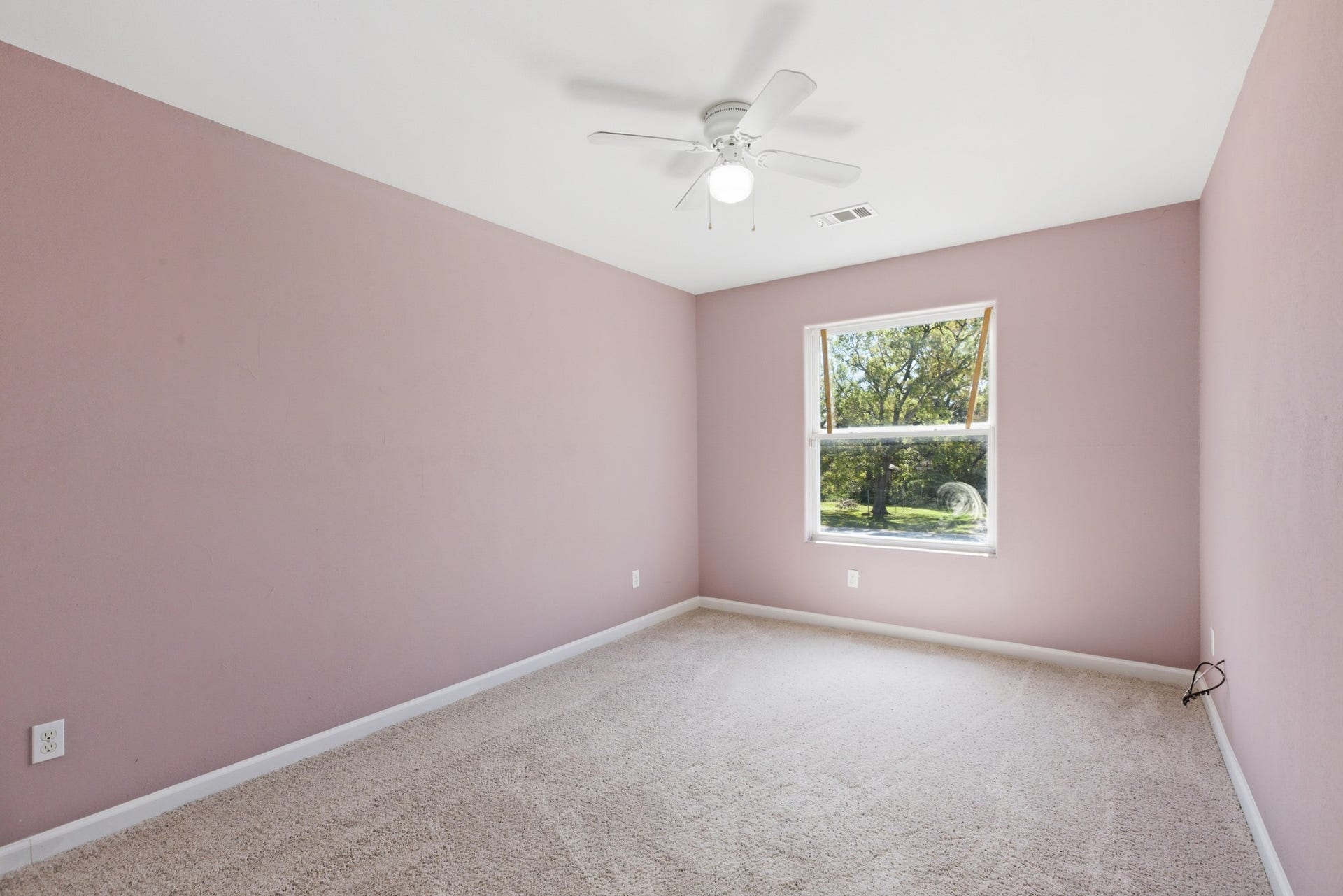 313 Grand Avenue, Bacliff, TX 77518 Bedroom 5 upstairs