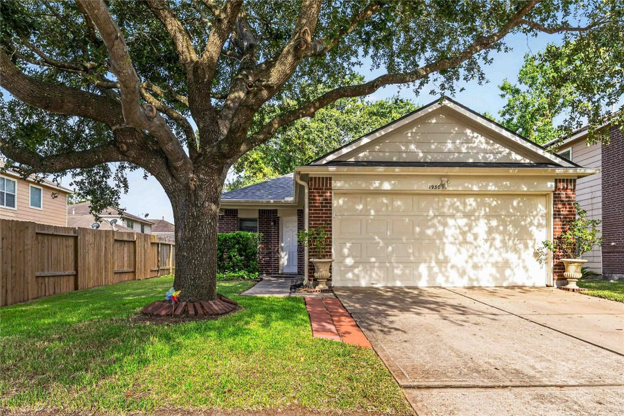 Property photo for 1930 Adobe Stone Drive, Humble, TX