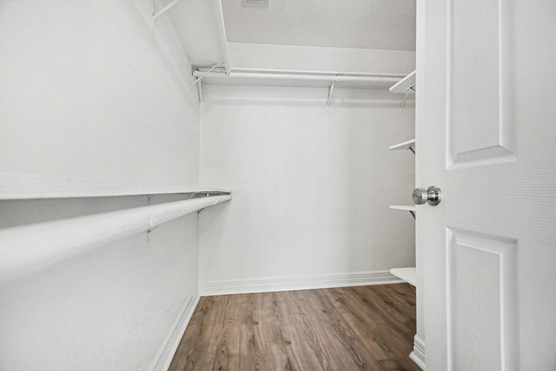 104 Virginia Street, South Houston, TX 77587 Upstairs Masters Walk-in Closet