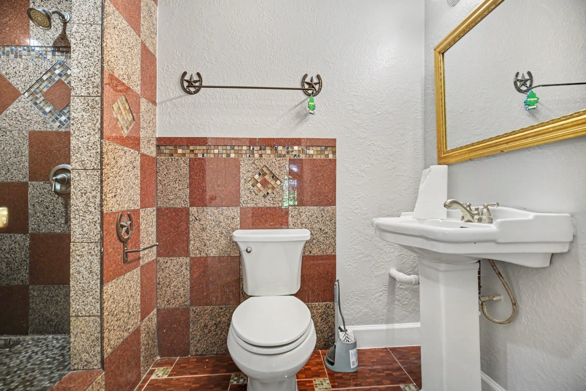 104 Virginia Street, South Houston, TX 77587 Guest Bathroom