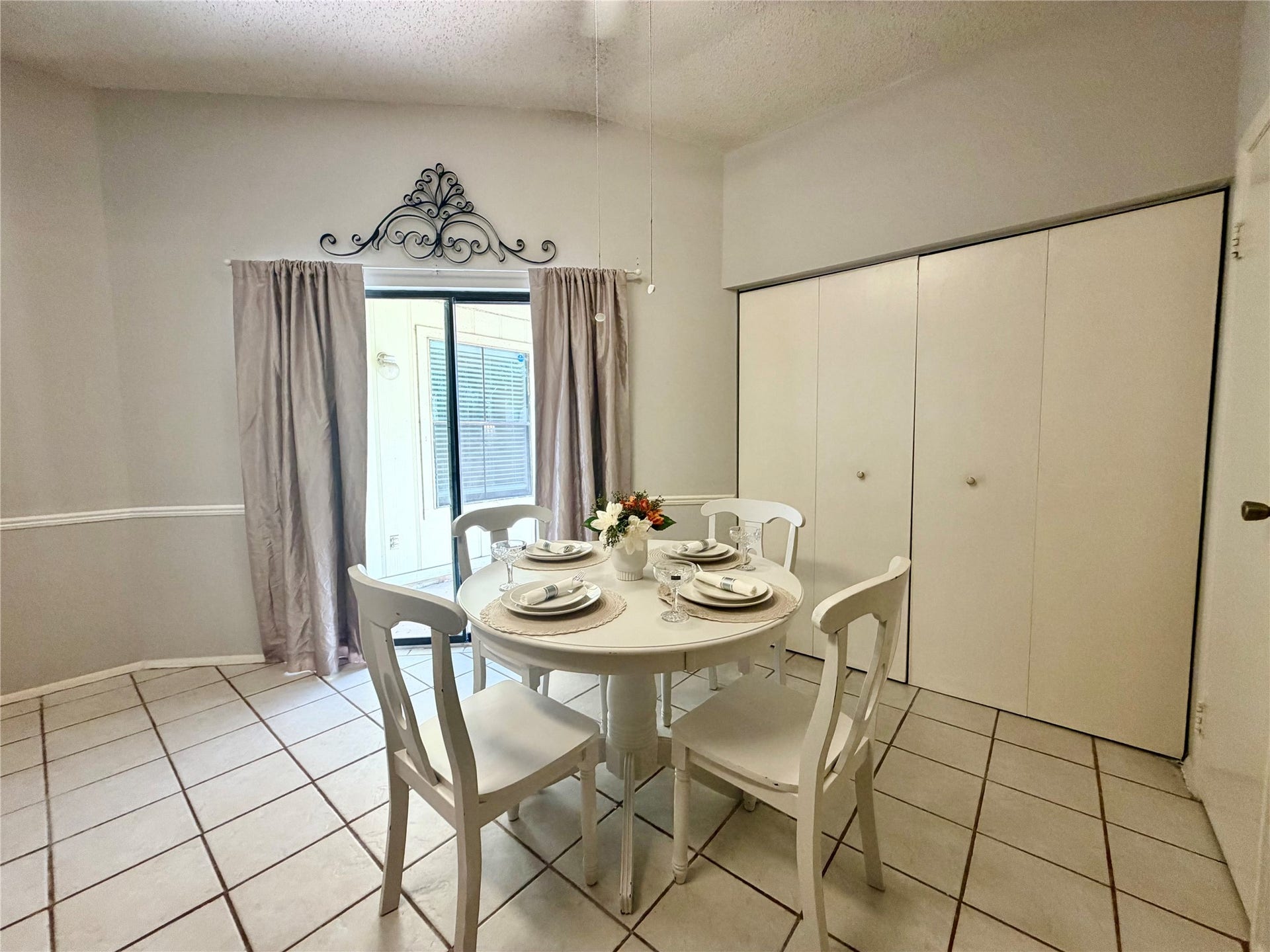 Breakfast room / morning area