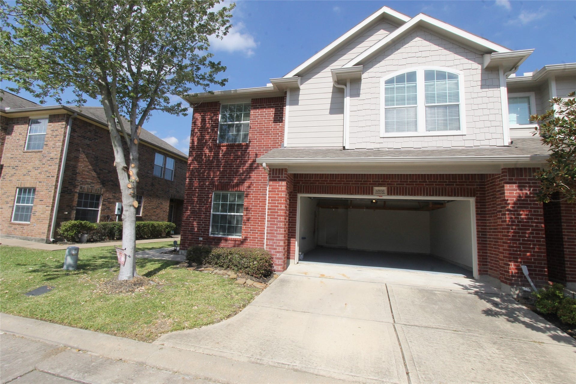10930 Chazenwood Drive, Houston, TX 77064 10930 Chazenwood Drive, Houston, TX 77064