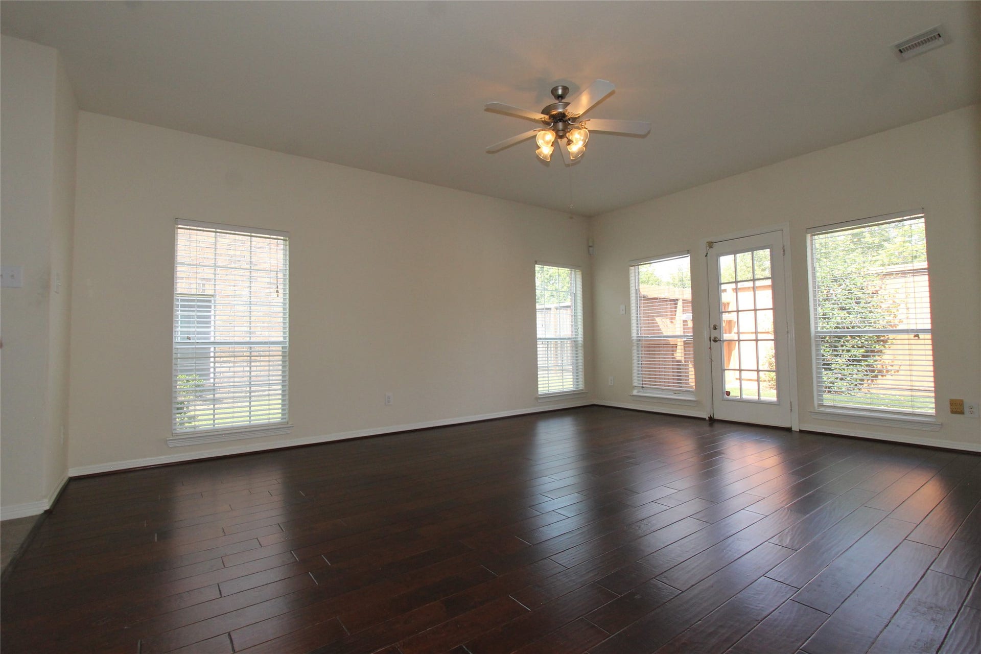 10930 Chazenwood Drive, Houston, TX 77064 10930 Chazenwood Drive, Houston, TX 77064