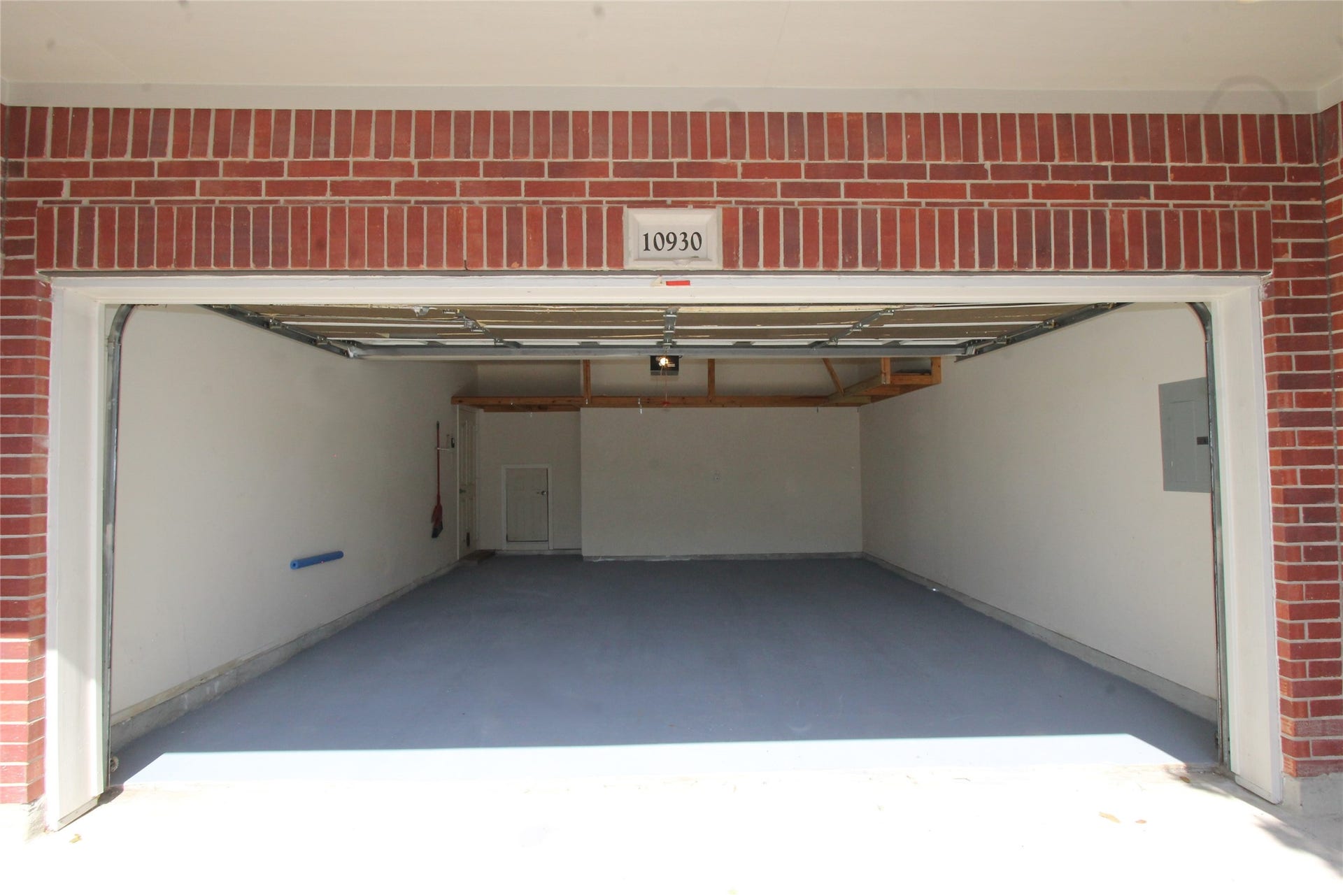10930 Chazenwood Drive, Houston, TX 77064 10930 Chazenwood Drive, Houston, TX 77064