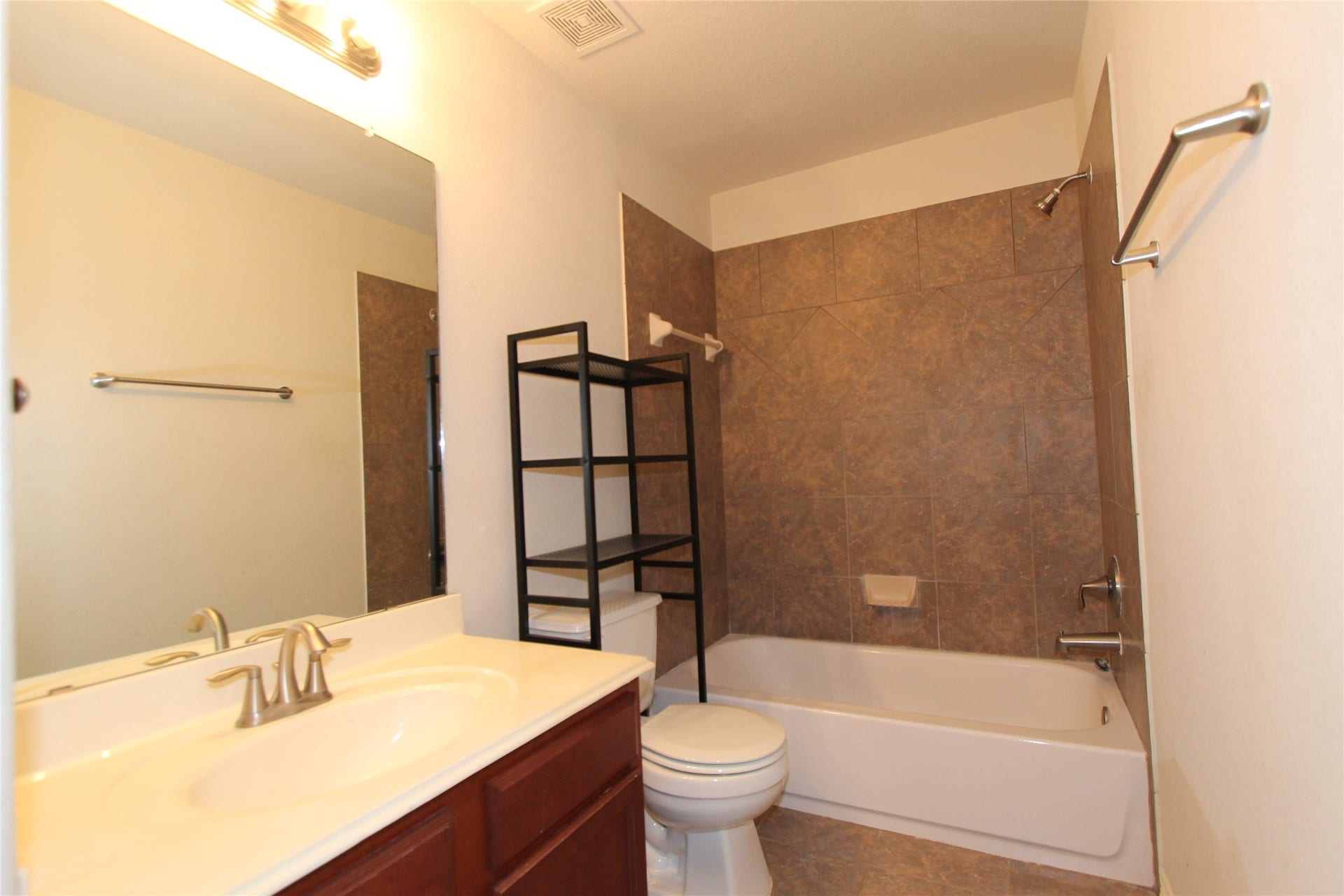 10930 Chazenwood Drive, Houston, TX 77064 10930 Chazenwood Drive, Houston, TX 77064