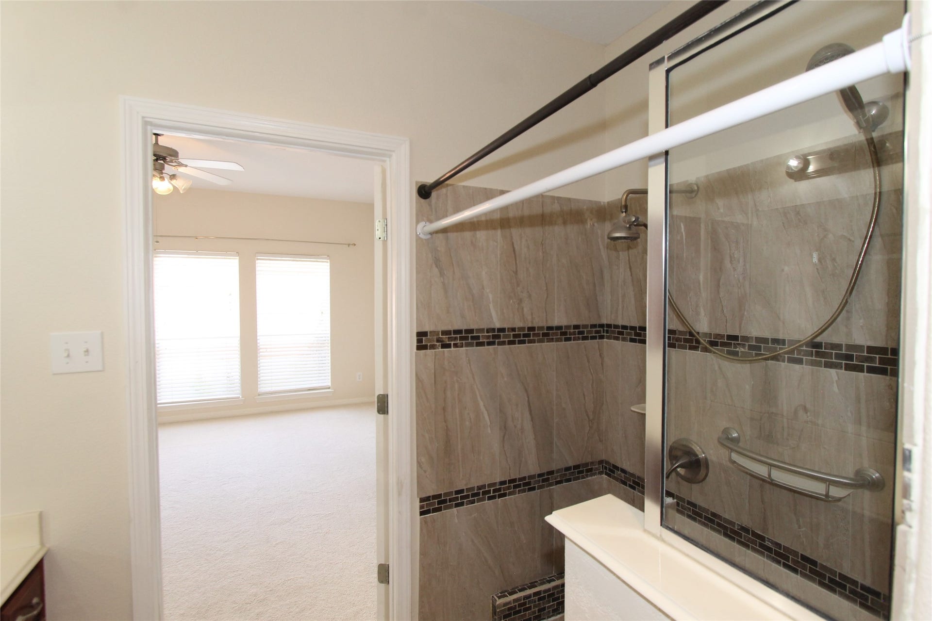 10930 Chazenwood Drive, Houston, TX 77064 10930 Chazenwood Drive, Houston, TX 77064