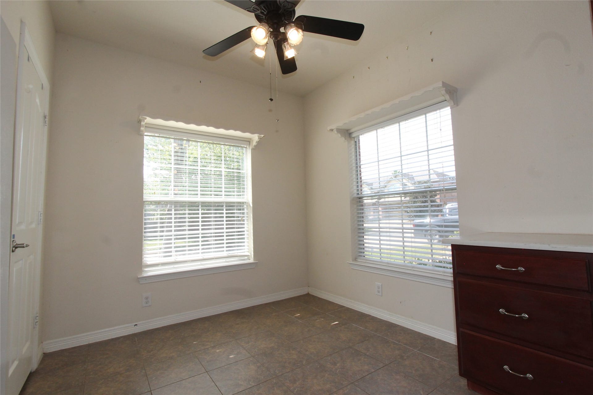 10930 Chazenwood Drive, Houston, TX 77064 10930 Chazenwood Drive, Houston, TX 77064