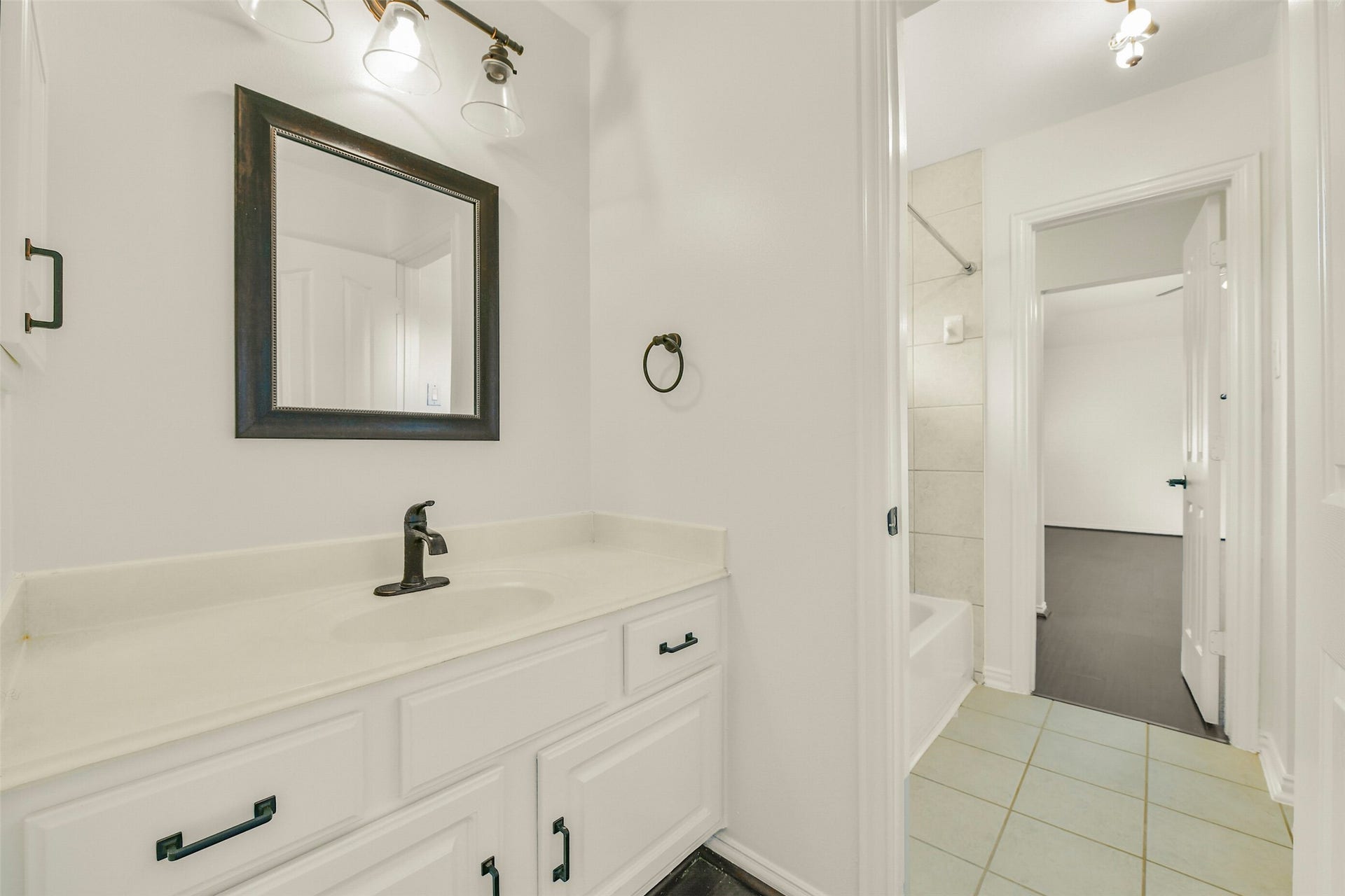 2806 Capecrest Drive, Pearland, TX 77584 2806 Capecrest Drive, Pearland, TX 77584