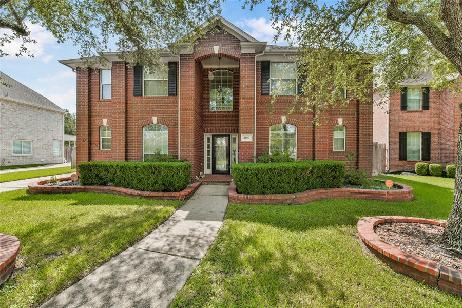 Property photo for 2806 Capecrest Drive, Pearland, TX