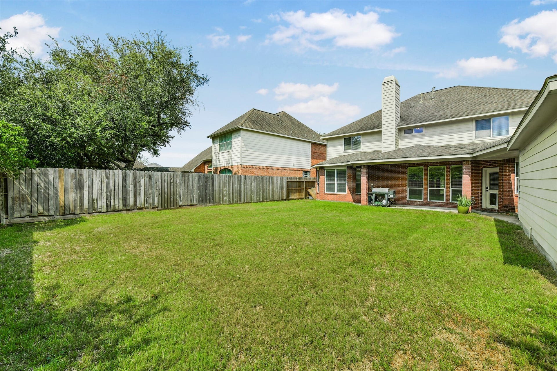 2806 Capecrest Drive, Pearland, TX 77584 2806 Capecrest Drive, Pearland, TX 77584