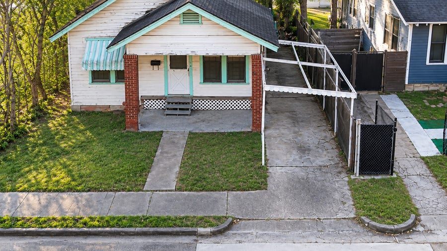 Property photo for 2305 Elysian Street, Houston, TX