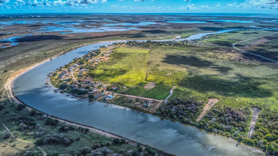 Property photo for 5616 County Road 469, Brazoria, TX