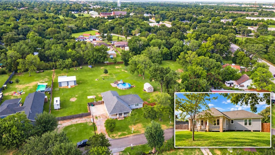 Property photo for 112 Wood Avenue, Baytown, TX
