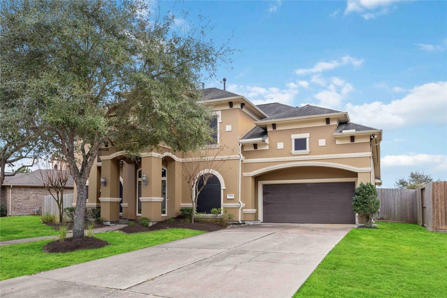 Property photo for 13104 Southern Manor Drive, Pearland, TX