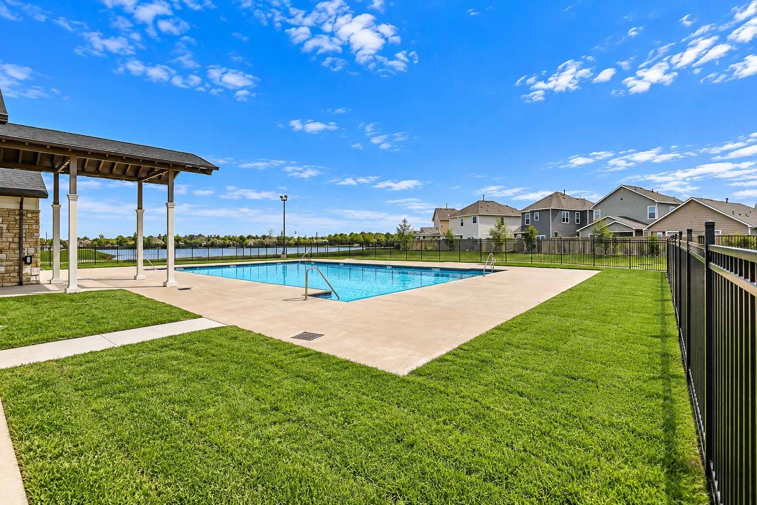 6531 Escondido Drive, Rosharon, TX 77583 Community pool