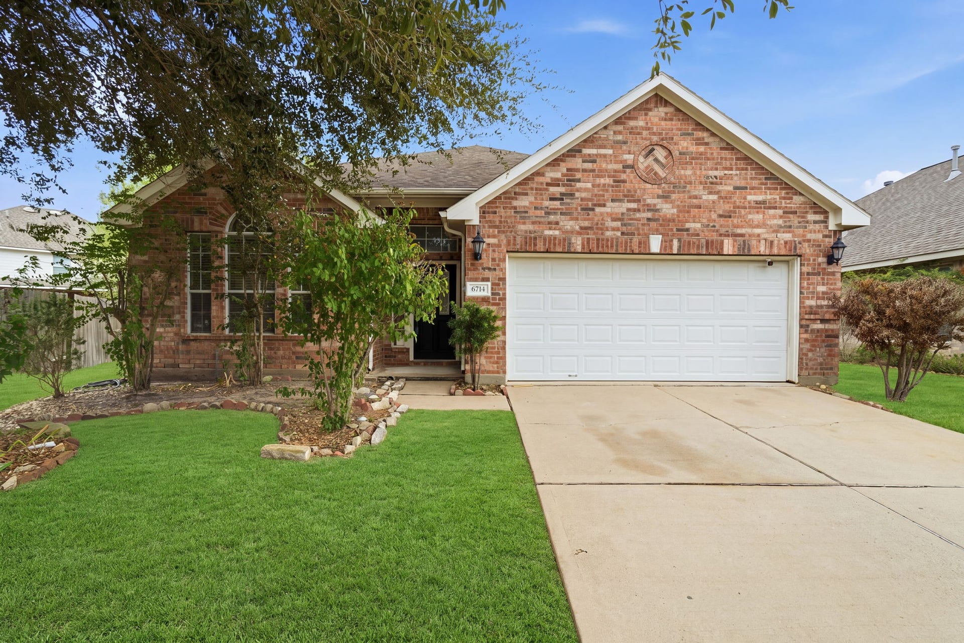 Welcome Home to this single-story, three-bedroom + study home in the sought-after Great Oaks subdivision, ready for the new homeowner to transform and make it uniquely theirs! This home needs some TLC - being sold as-is.