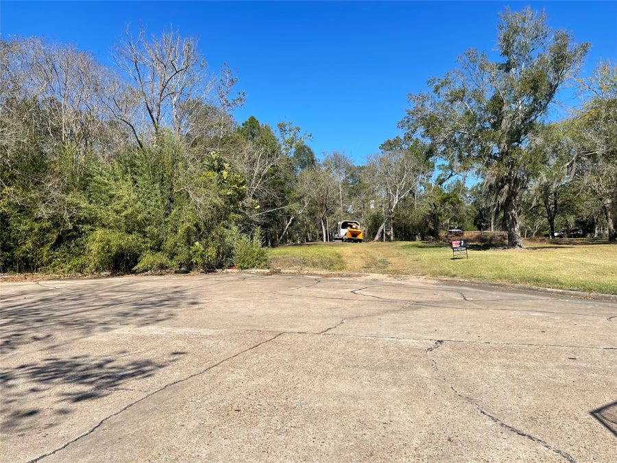 Property photo for 0 Creekview Ct Drive, Friendswood, TX