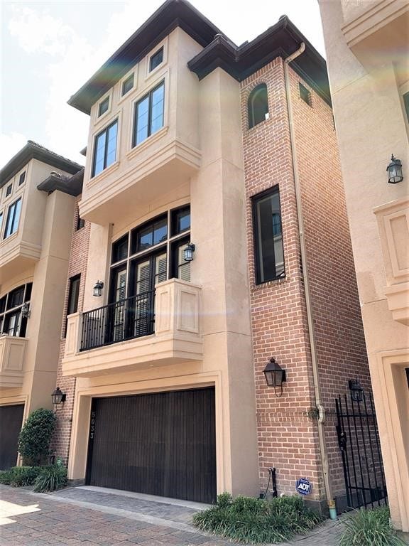 Property photo for 5033 La Branch Street, Houston, TX