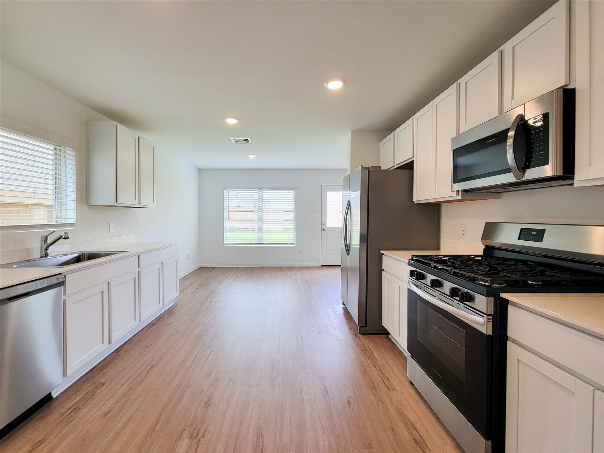 3038 Pensacola Drive, Katy, TX 77493 Plenty of natural light
