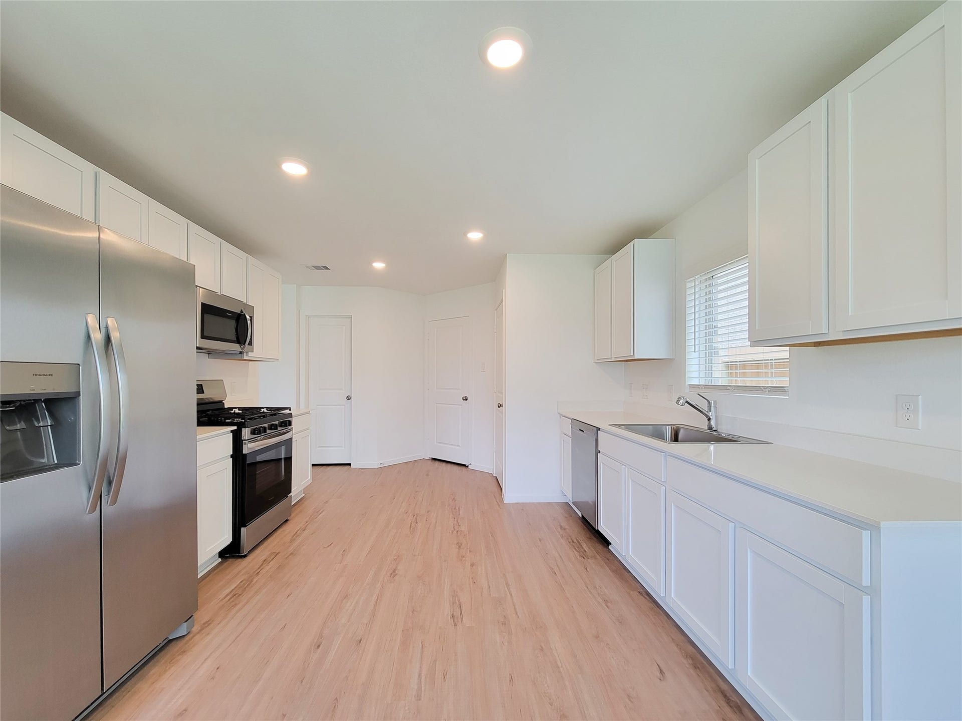 3038 Pensacola Drive, Katy, TX 77493 Spacious Kitchen