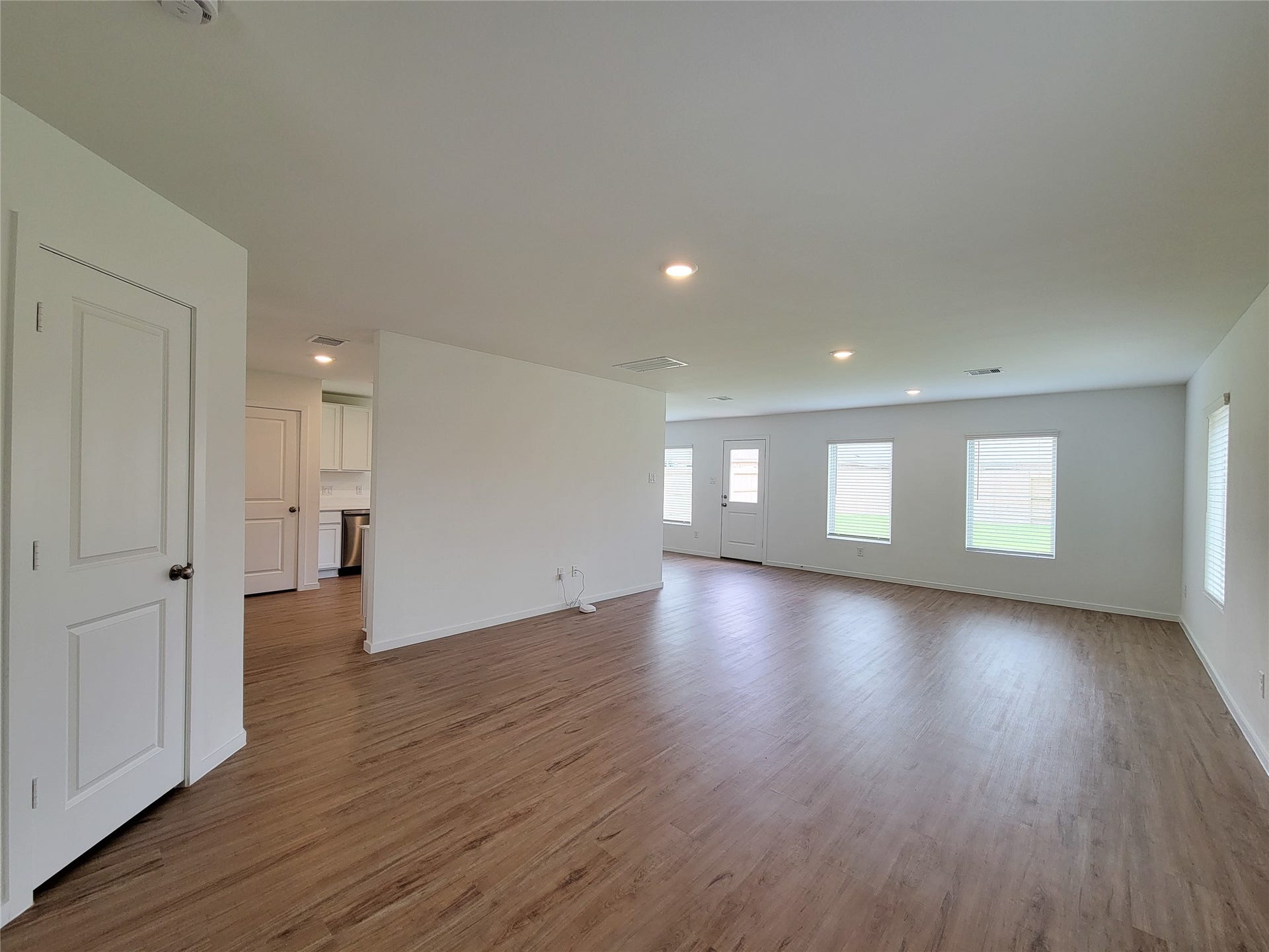 3038 Pensacola Drive, Katy, TX 77493 Ample living area