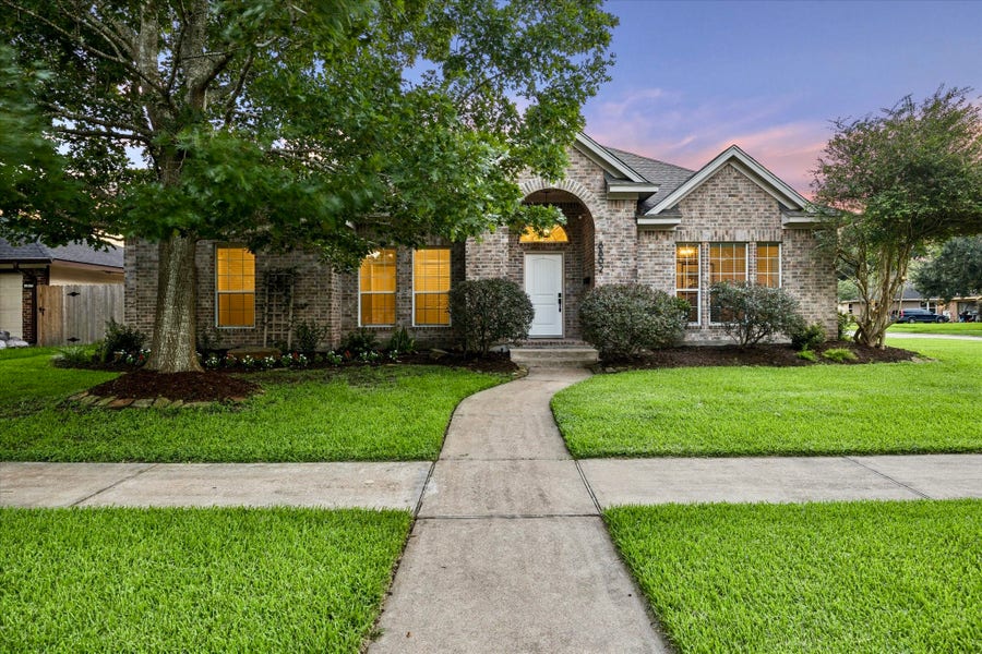Property photo for 8802 Robindell Drive, Houston, TX