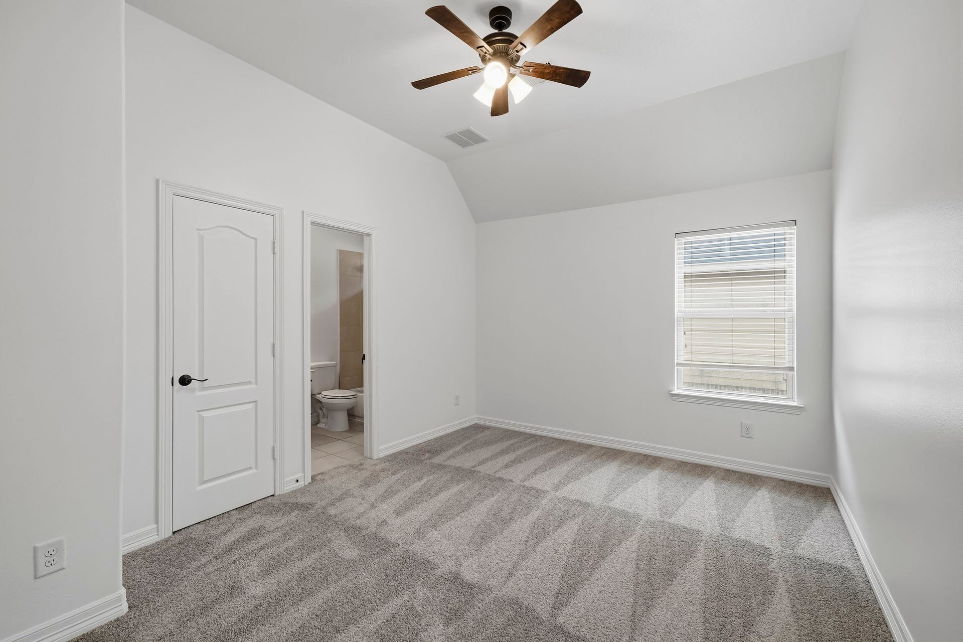 28906 Davenport Drive, Katy, TX 77494 1/3 Secondary bedrooms