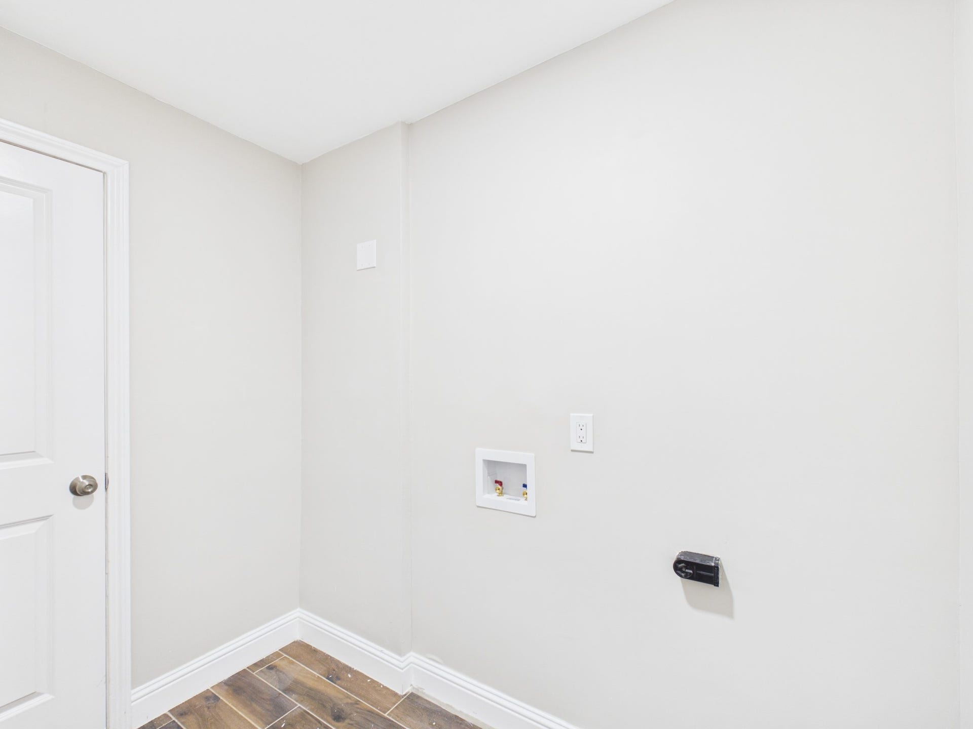 7903 Secretariat Lane, Houston, TX 77071 Laundry room