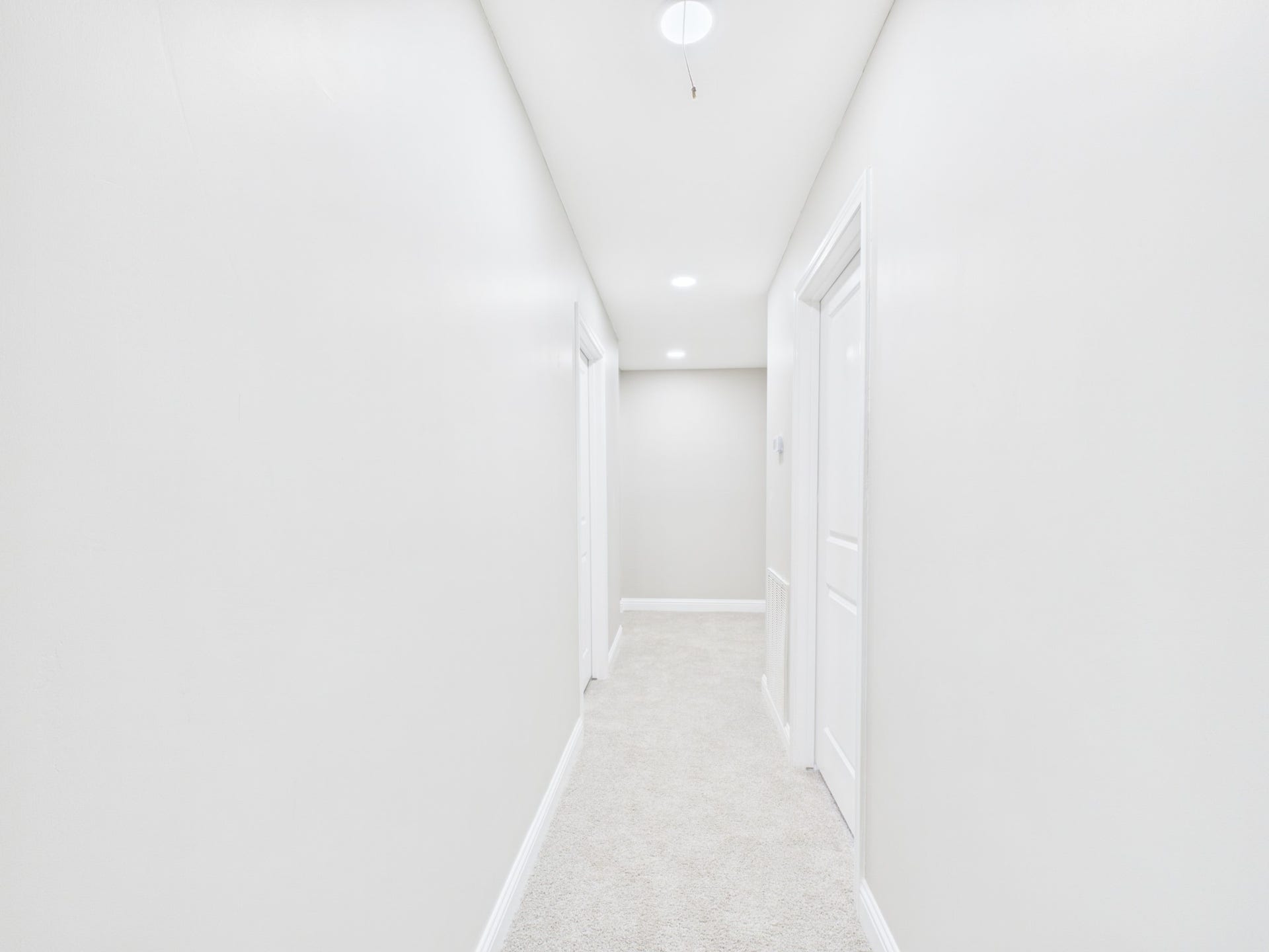 7903 Secretariat Lane, Houston, TX 77071 second floor hallway