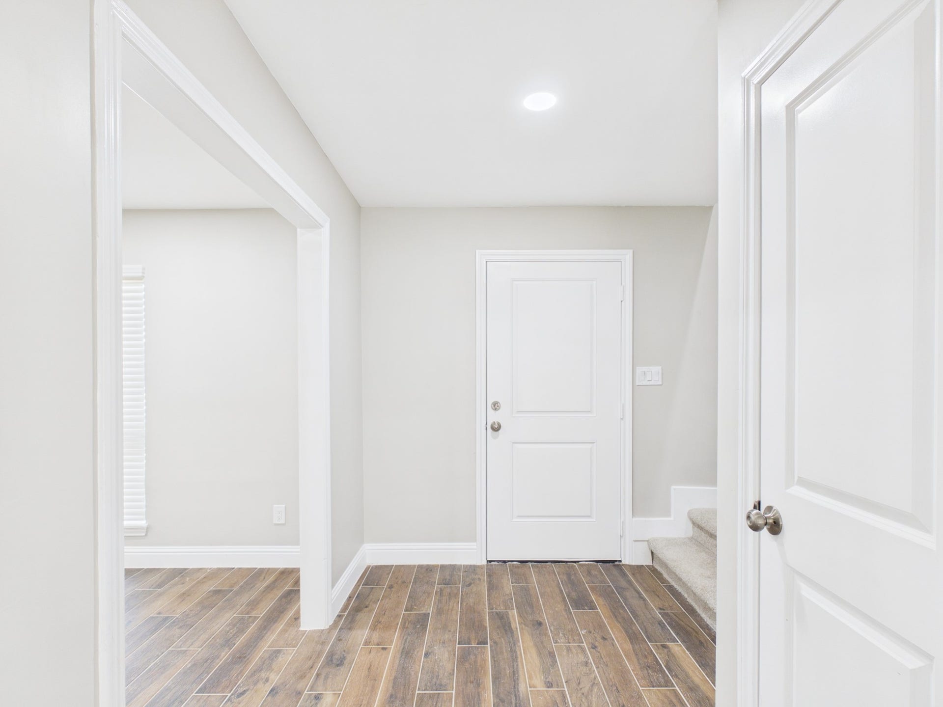 7903 Secretariat Lane, Houston, TX 77071 Entrance door