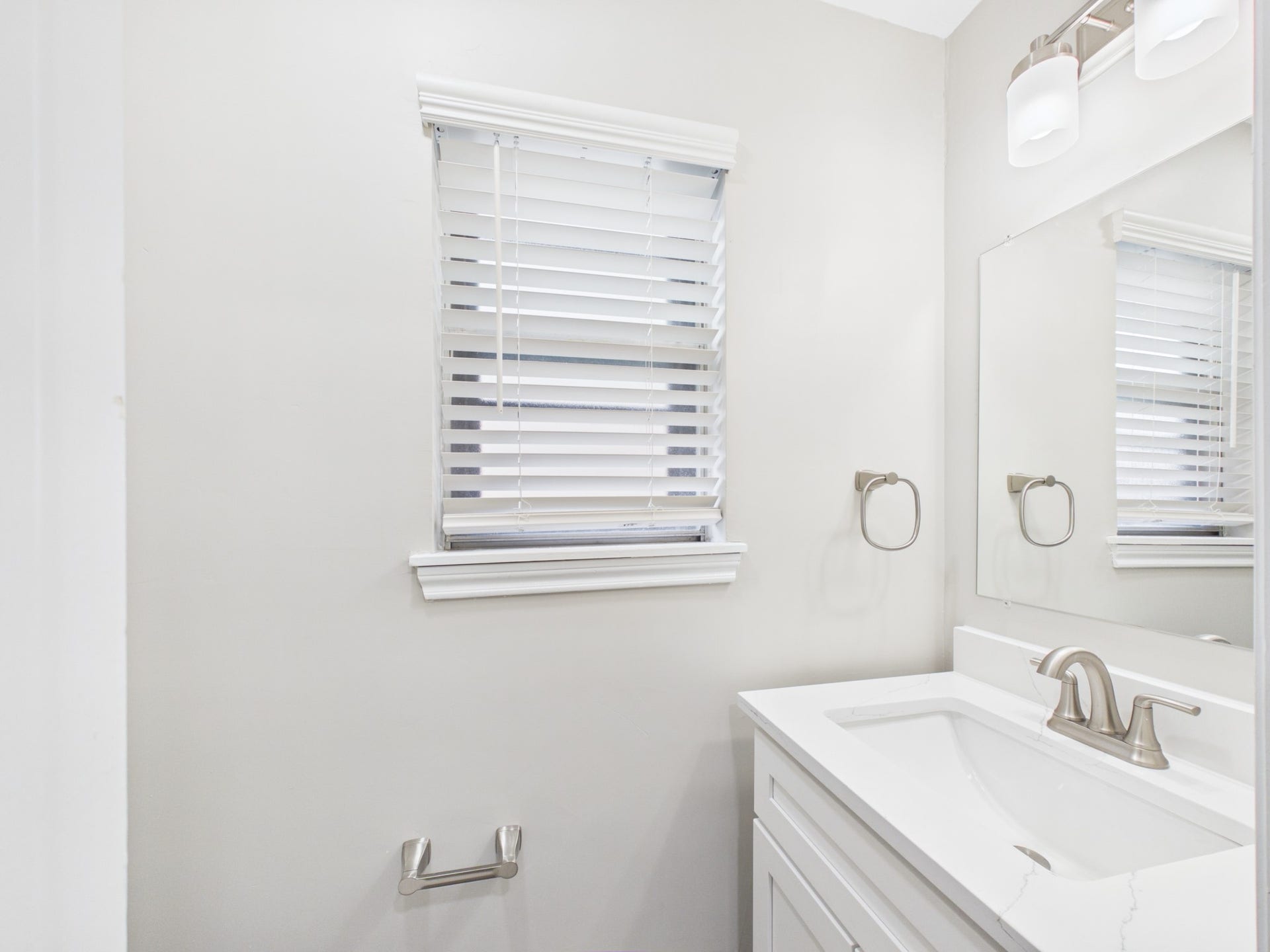 7903 Secretariat Lane, Houston, TX 77071 half bath