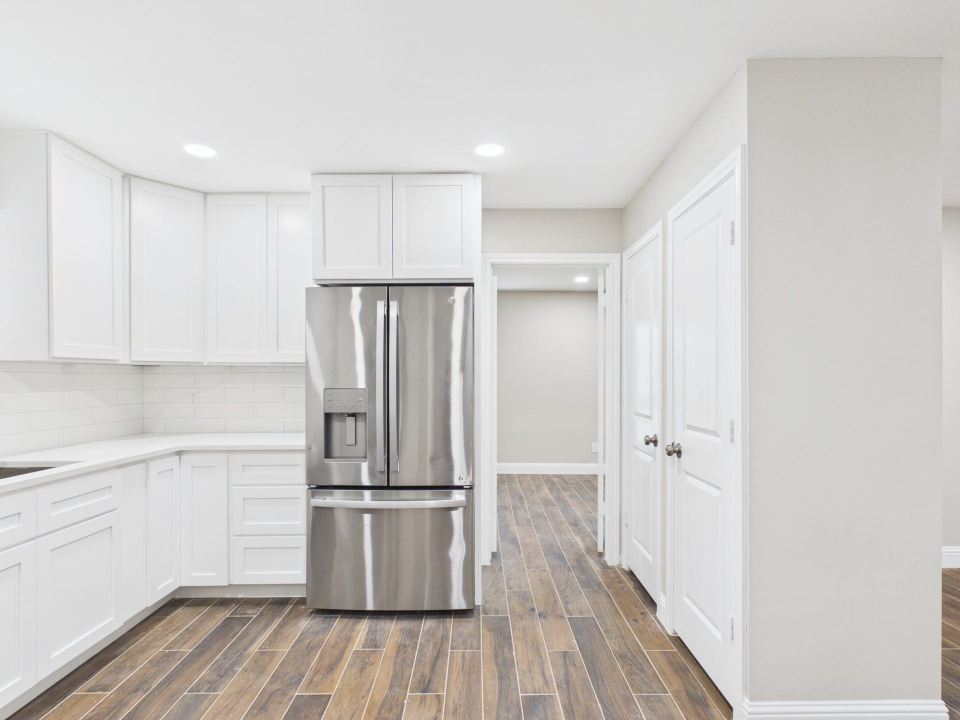 7903 Secretariat Lane, Houston, TX 77071 kitchen with new appliances