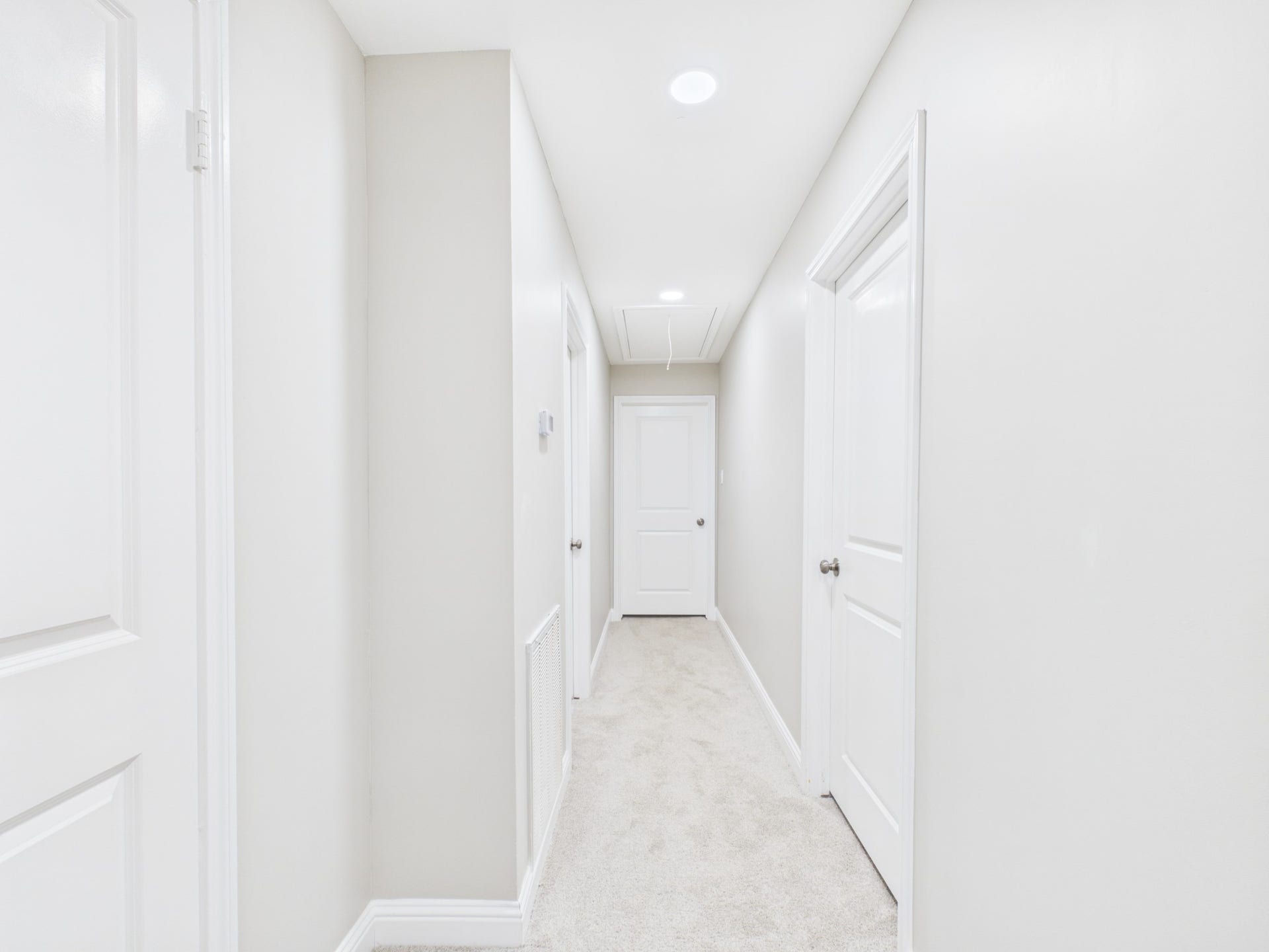 7903 Secretariat Lane, Houston, TX 77071 second floor hallway