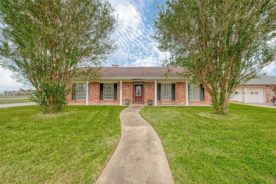 Property photo for 10403 Kirkshire Drive, Houston, TX