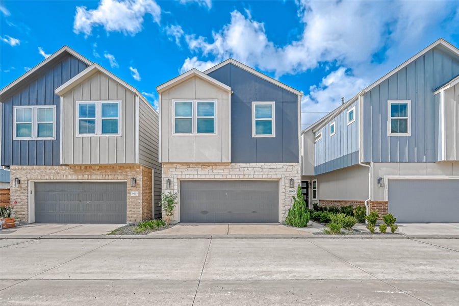 Property photo for 9905 Brickhouse Drive, Houston, TX