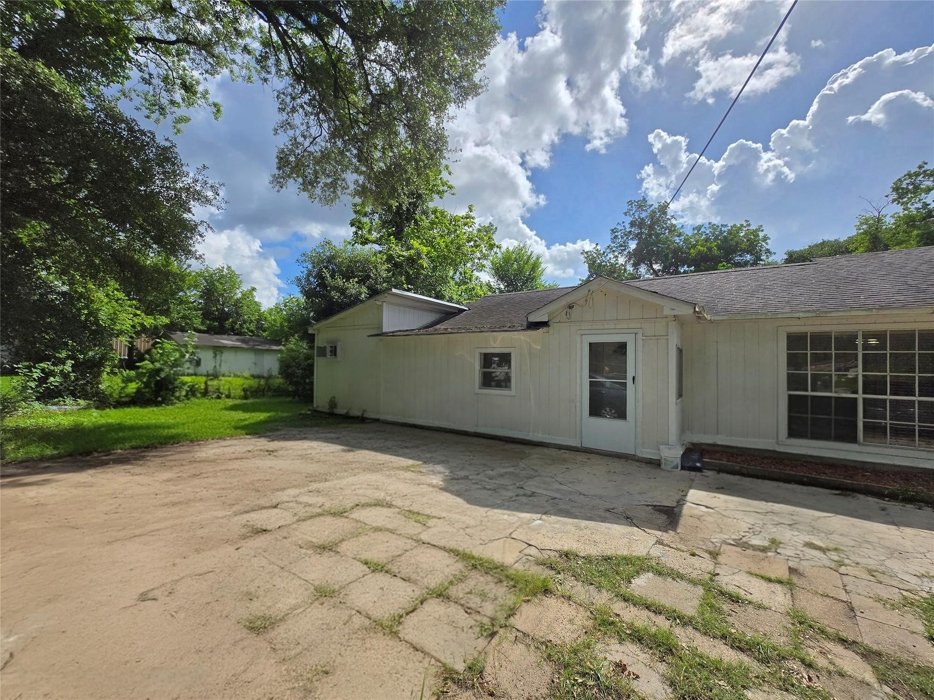 9621 Sweetwater Lane, Houston, TX 77037 9621 Sweetwater Lane, Houston, TX 77037
