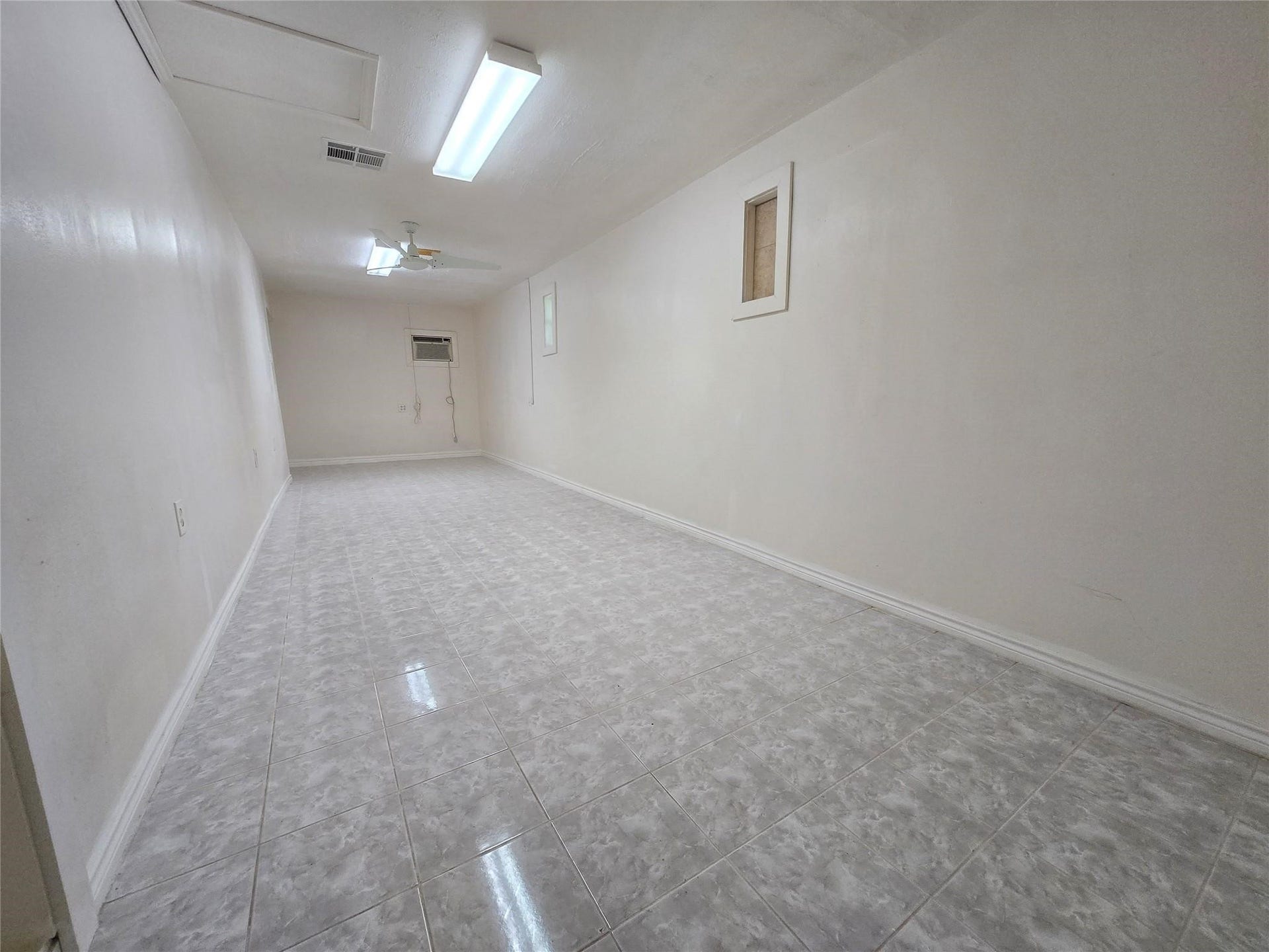 9621 Sweetwater Lane, Houston, TX 77037 9621 Sweetwater Lane, Houston, TX 77037