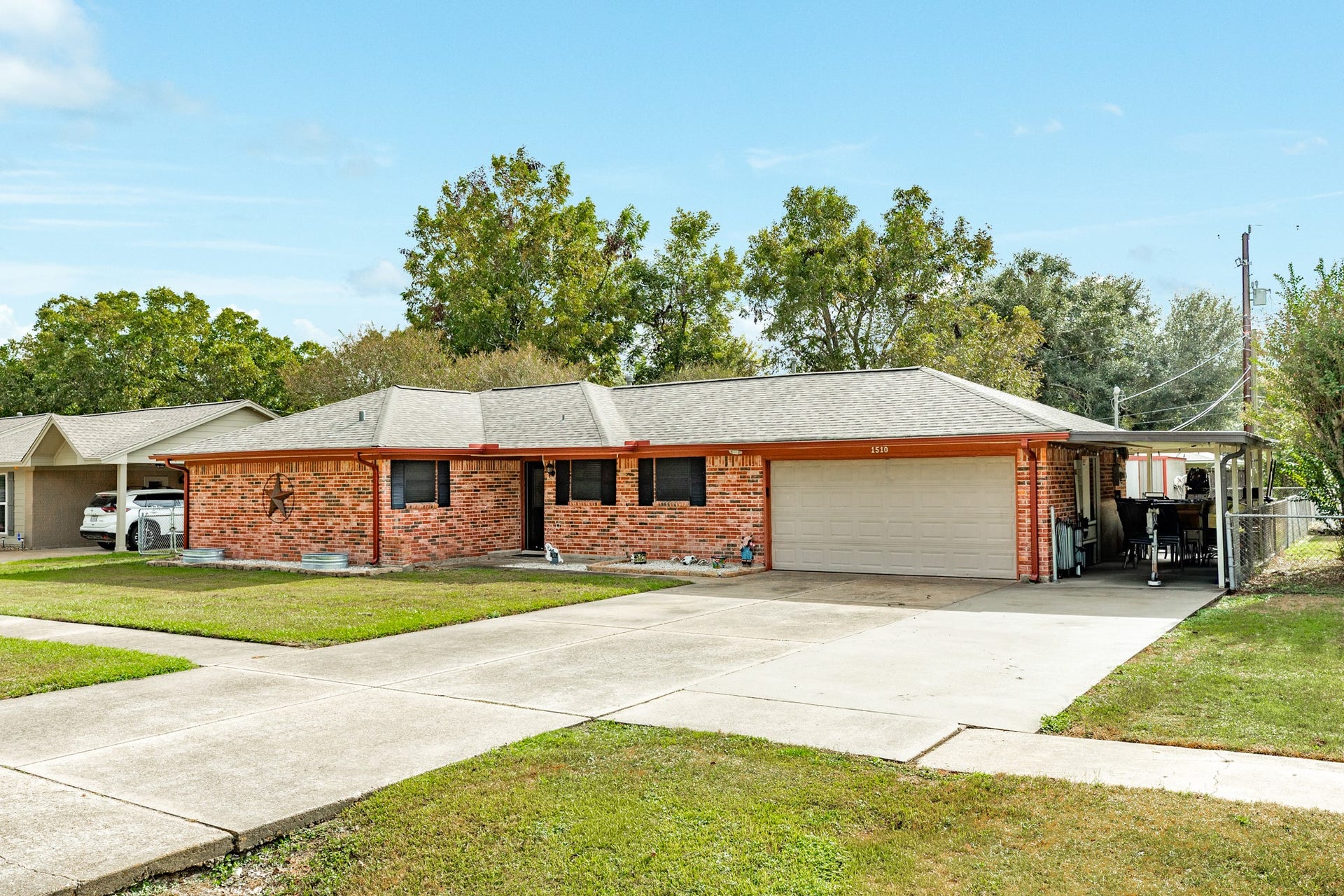 1510 Avenue B, Danbury, TX 77534 1510 Avenue B, Danbury, TX 77534