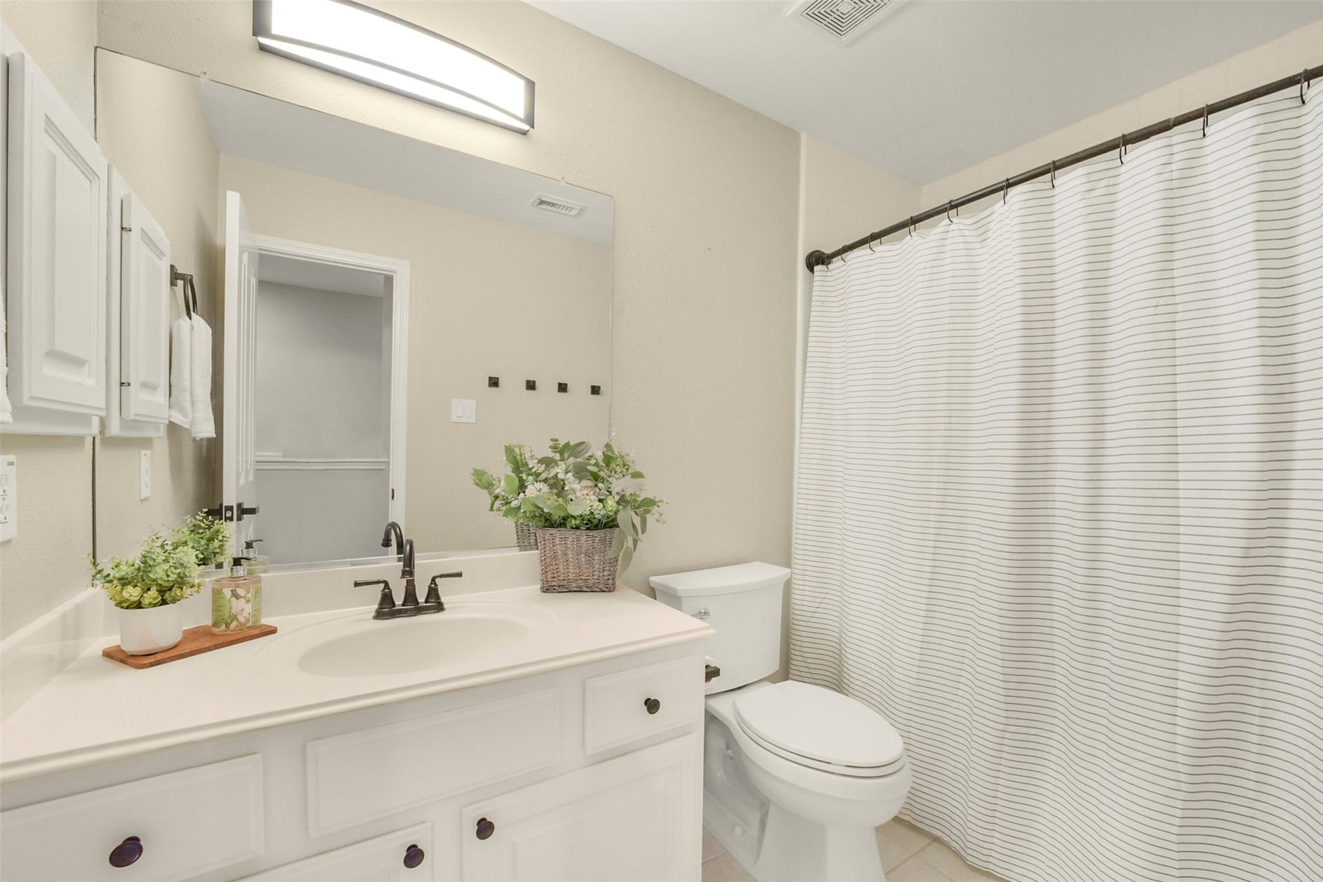 15730 Lake Loop Drive, Cypress, TX 77433 15730 Lake Loop Drive, Cypress, TX 77433