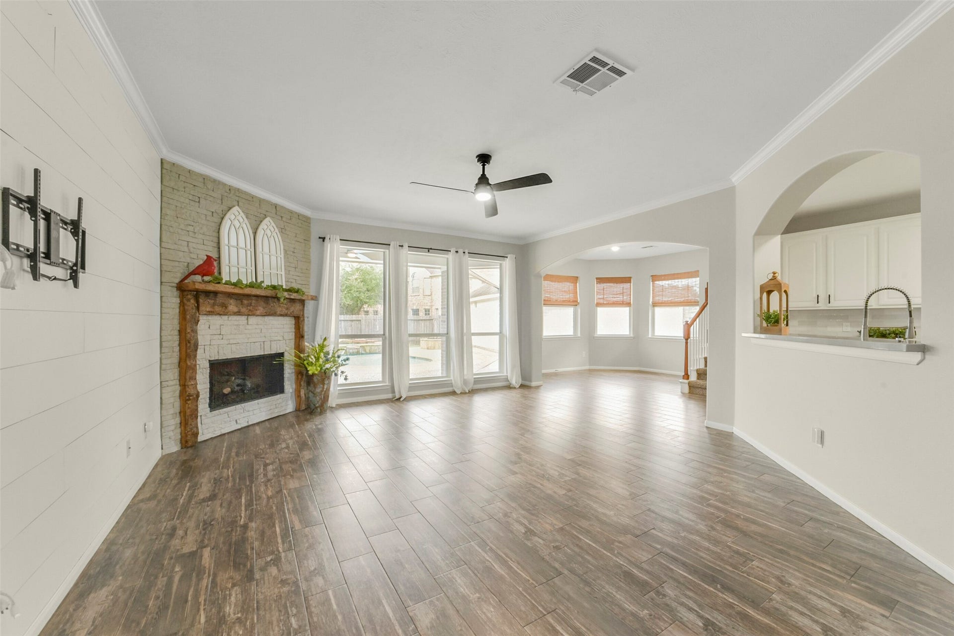 15730 Lake Loop Drive, Cypress, TX 77433 15730 Lake Loop Drive, Cypress, TX 77433