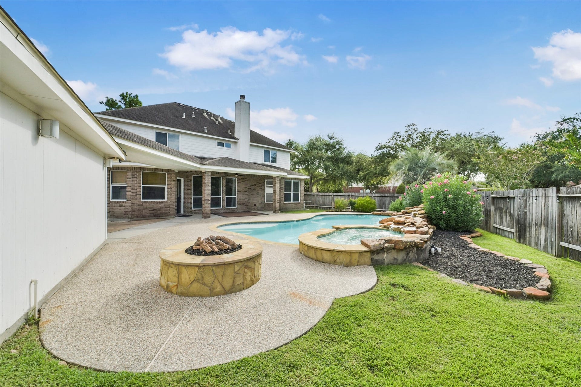 15730 Lake Loop Drive, Cypress, TX 77433 15730 Lake Loop Drive, Cypress, TX 77433