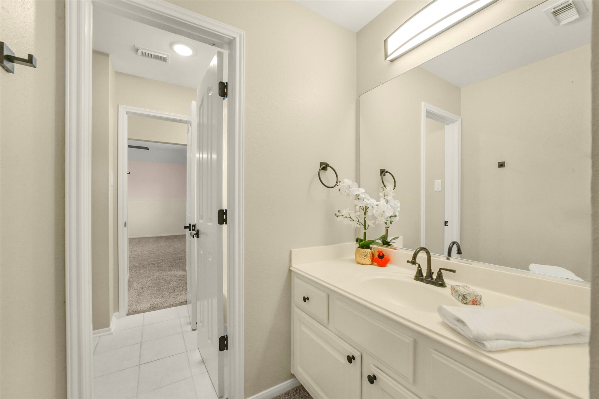 15730 Lake Loop Drive, Cypress, TX 77433 15730 Lake Loop Drive, Cypress, TX 77433
