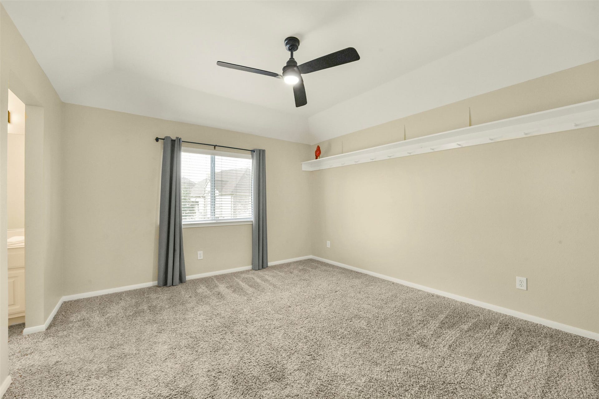 15730 Lake Loop Drive, Cypress, TX 77433 Guest bedroom 2