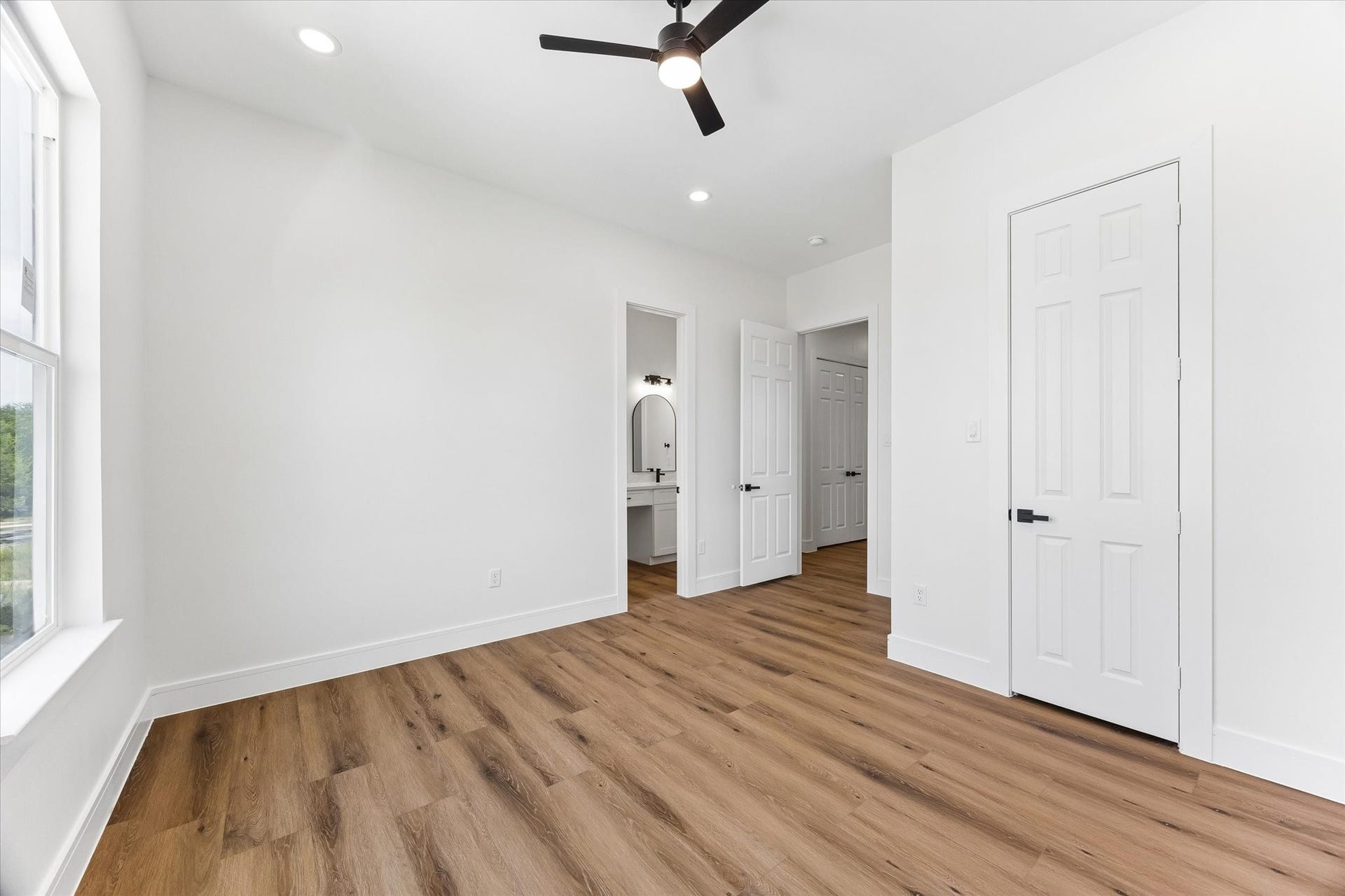 5106 Ricky Street, #A, Houston, TX 77033 Guest room on the second floor with access to the secondary bathroom.