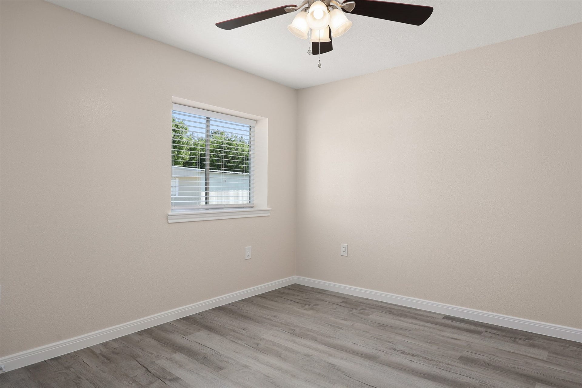 2222 N Austin Avenue, #30, Pearland, TX 77581 2222 N Austin Avenue, #30, Pearland, TX 77581