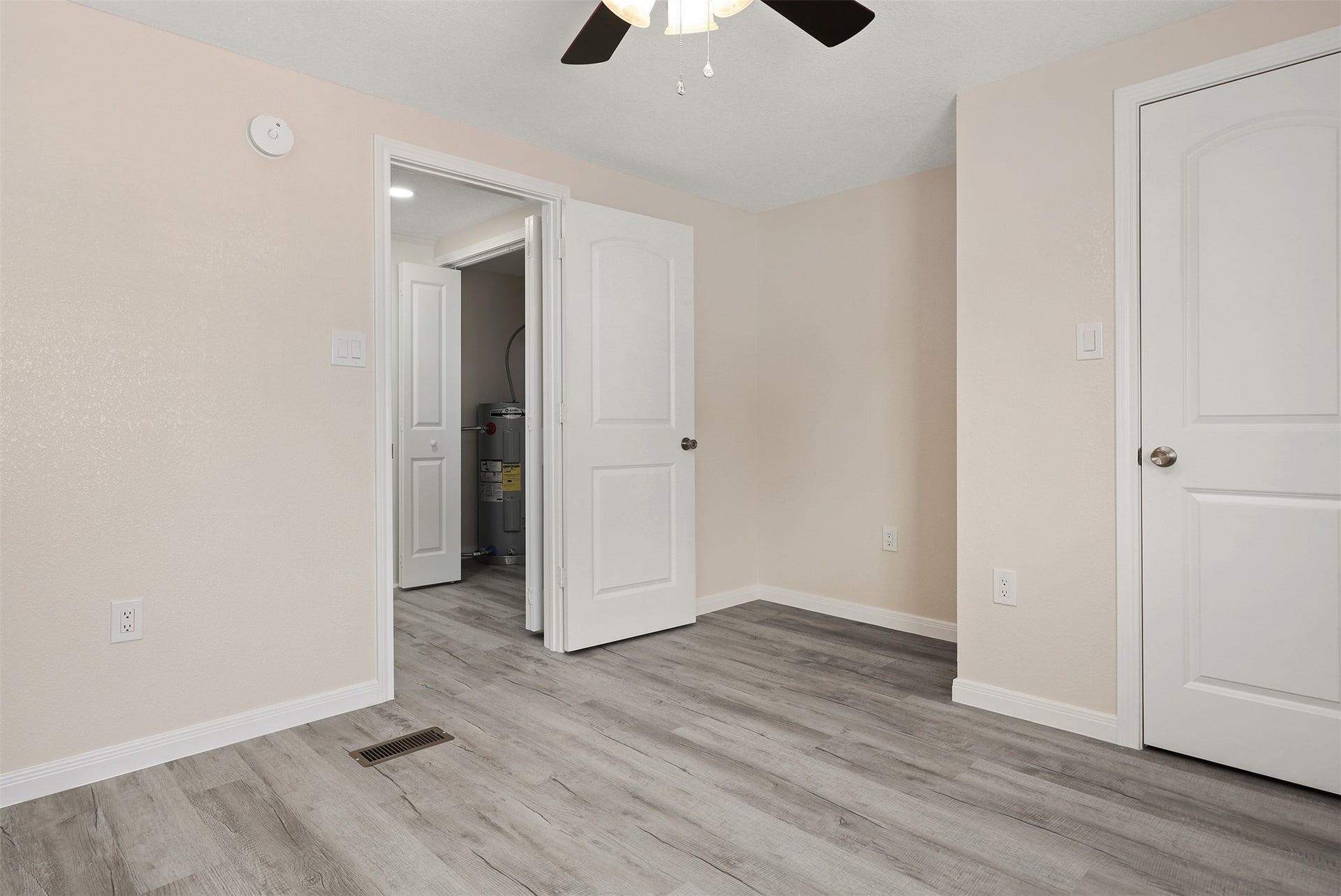 2222 N Austin Avenue, #30, Pearland, TX 77581 2222 N Austin Avenue, #30, Pearland, TX 77581