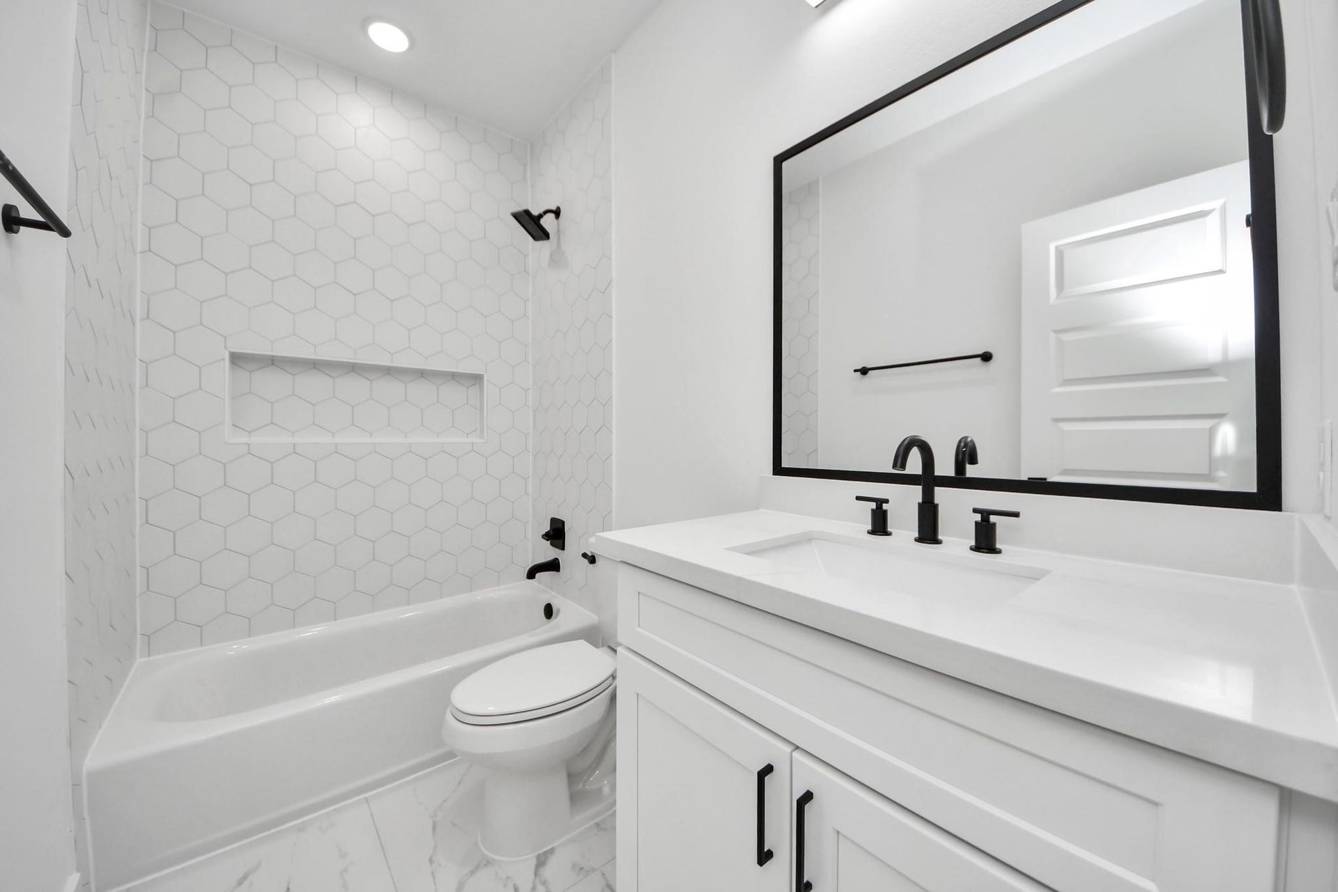 2606 Winbern Street, Houston, TX 77004 Laundry room